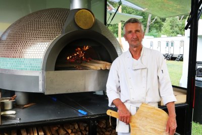 Waarom een pizzaoven je BBQ-avonden compleet maakt